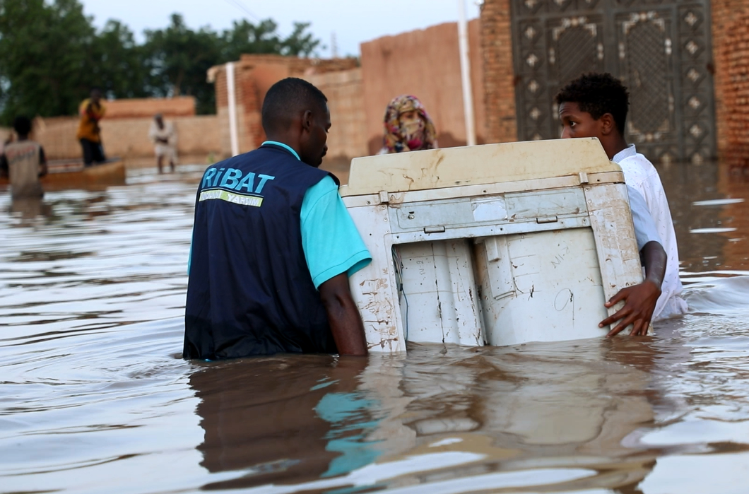 Sudan'da Sel Bölgelerine Kesintisiz Yardım