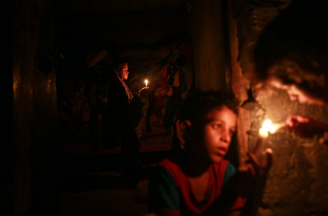 Gazze Karanlığa Gömüldü
